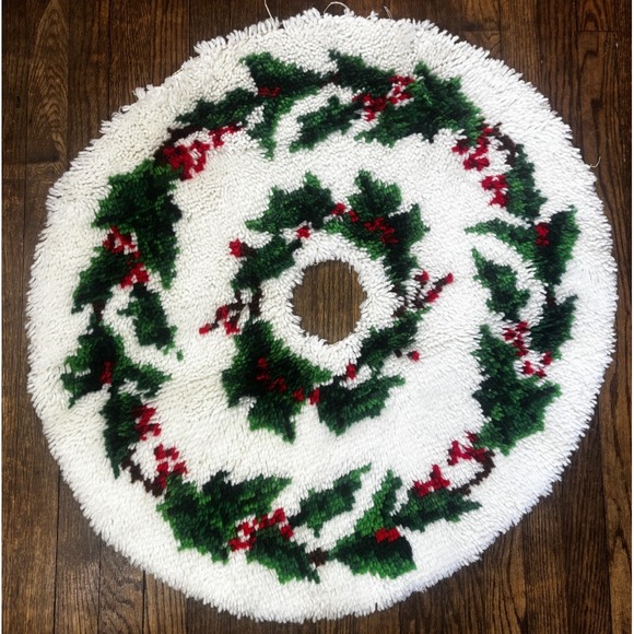 Handmade Other - 🎄Christmas Tree Skirt Handmade Latch Hook Poinsettias Yarn 32" Round Finished